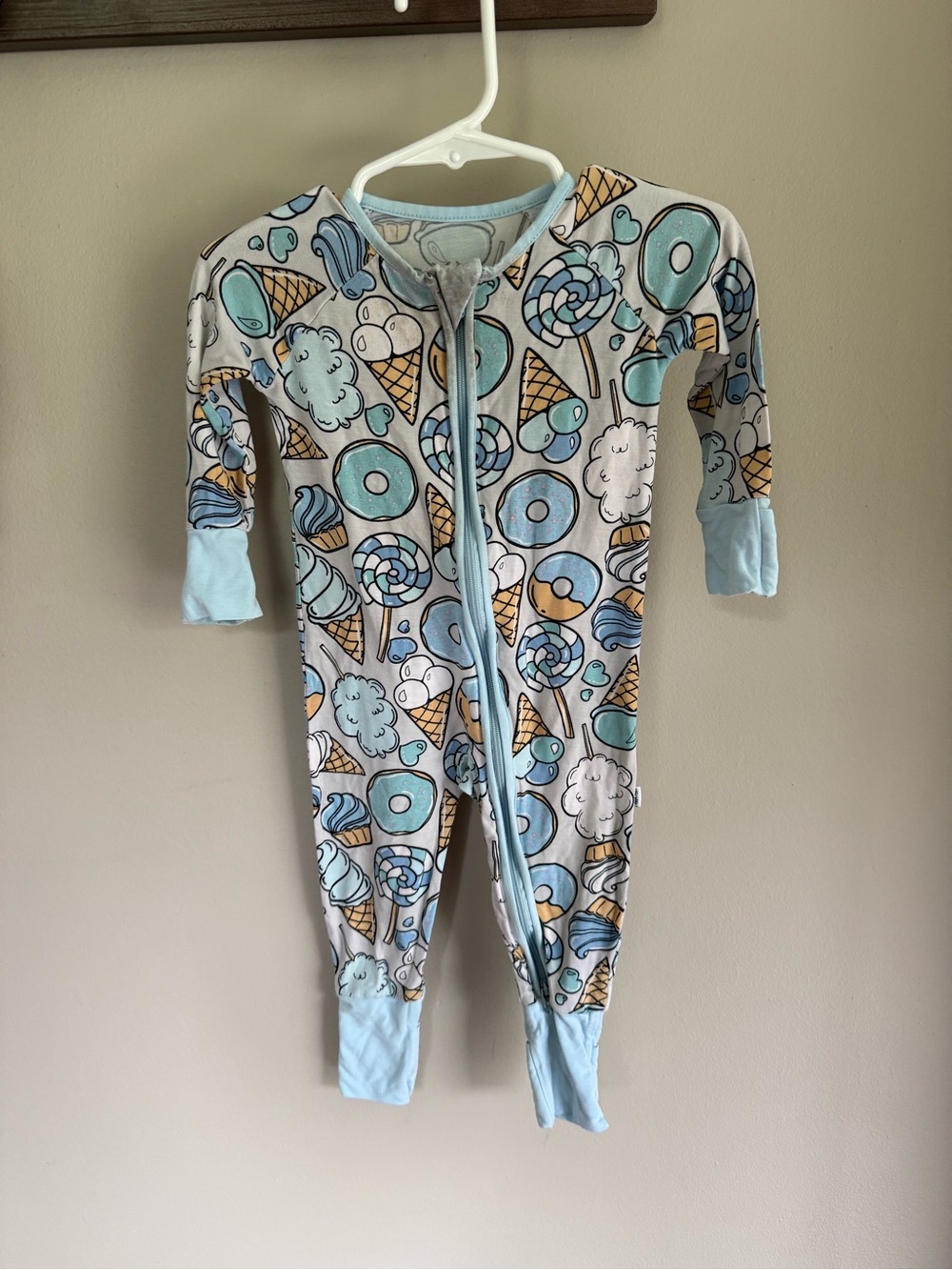little sleppies 3-6 months zippy blue sweet treats